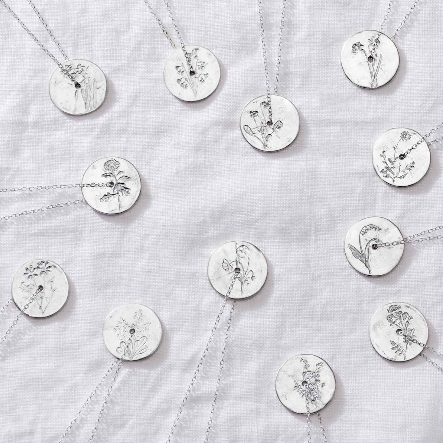 April Birth Flower Daisy Necklace in Silver