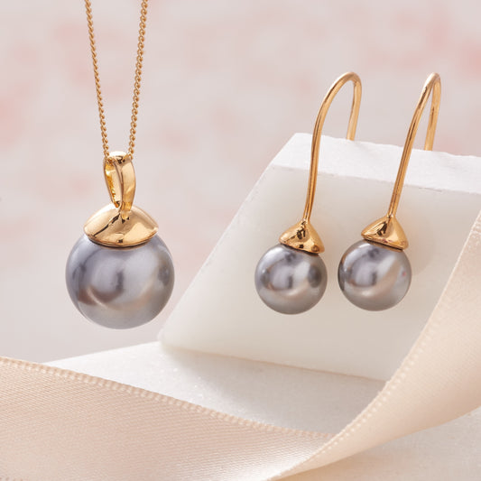 Tahitian grey single pearl pendant necklace and drop pearl earrings in gold