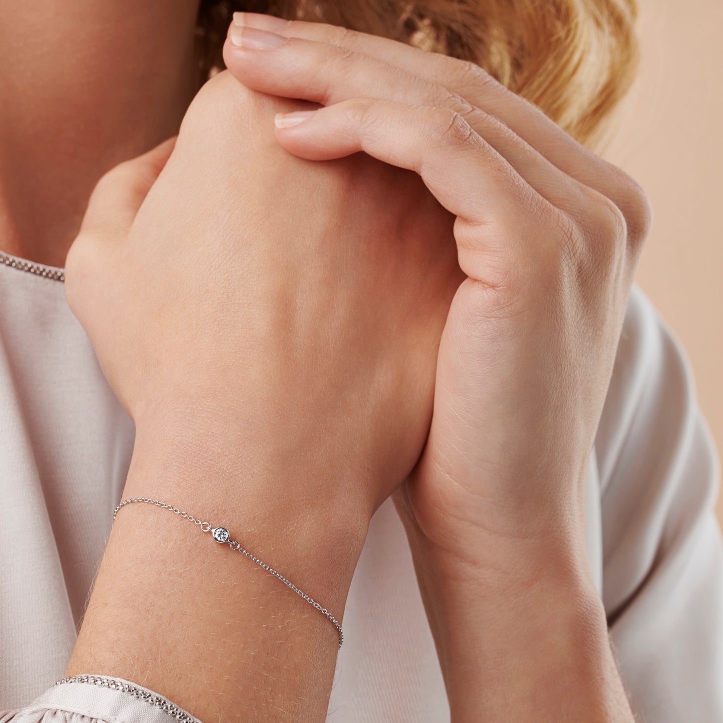 Single round diamond bracelet in sterling silver with dainty trace chain